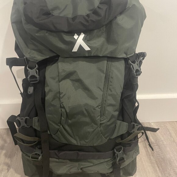 Bear Grylls 45L Hiking Hydration Backpack, Day Pack With 2L Water Bladder - Picture 6 of 10